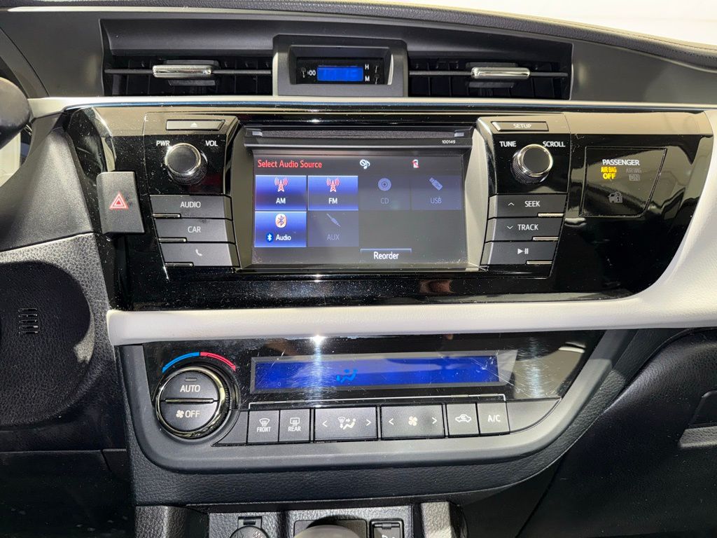 Thumbnail: 2015 Toyota Corolla - 24