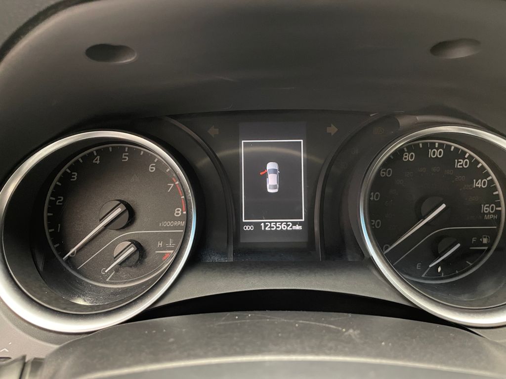 Thumbnail: 2018 Toyota Camry - 24