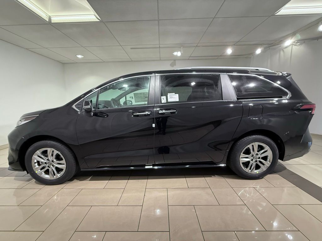 Thumbnail: 2025 Toyota Sienna - 2