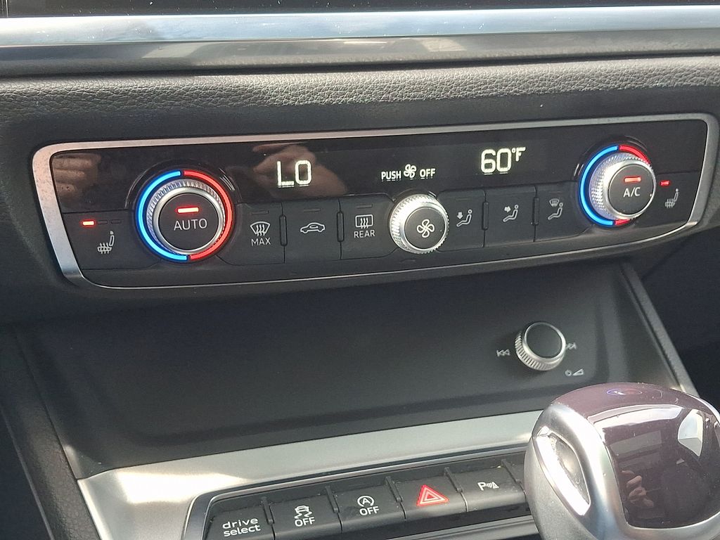 Thumbnail: 2023 Audi Q3 - 16