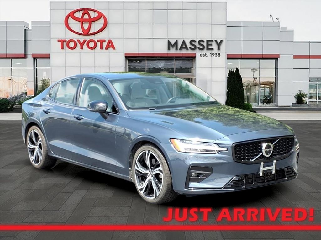  2024 Volvo S60 B5 Plus Dark Theme FWD   