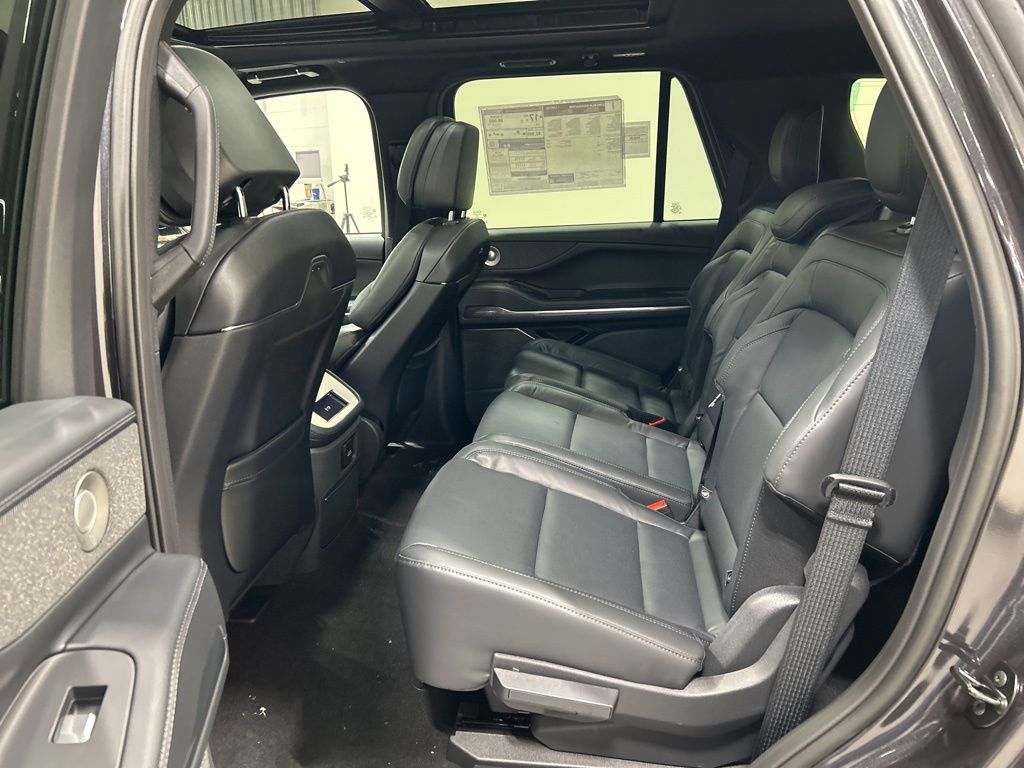 new 2026 Lincoln Navigator car, priced at $106,480