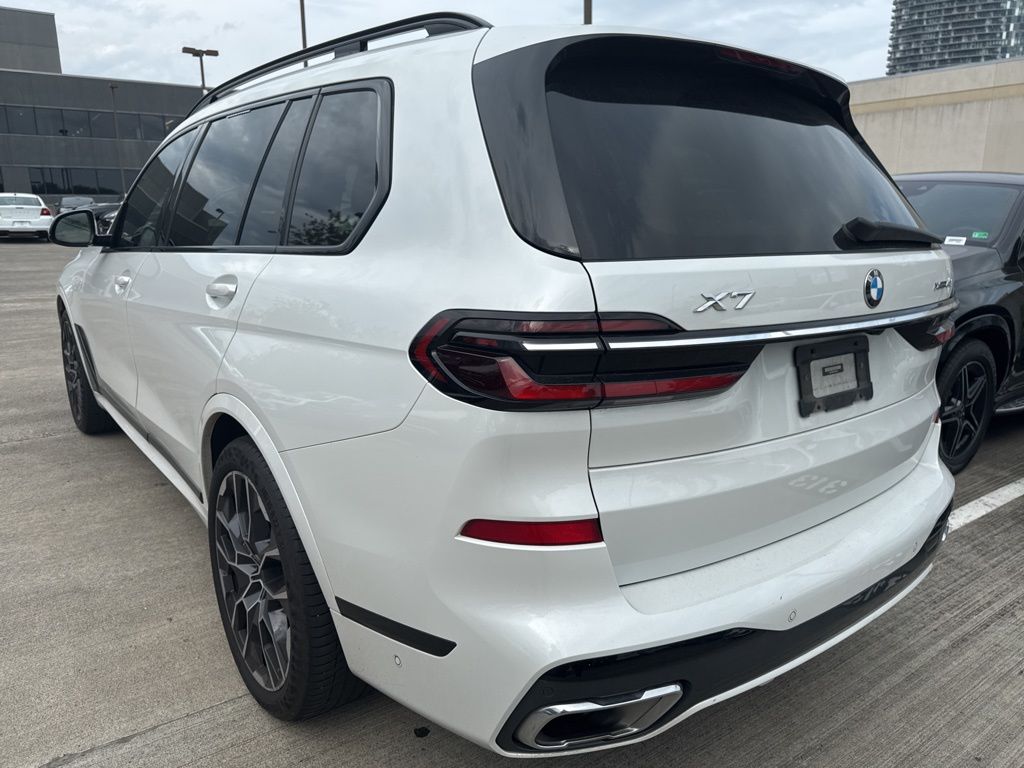 Thumbnail: 2023 BMW X7 - 6