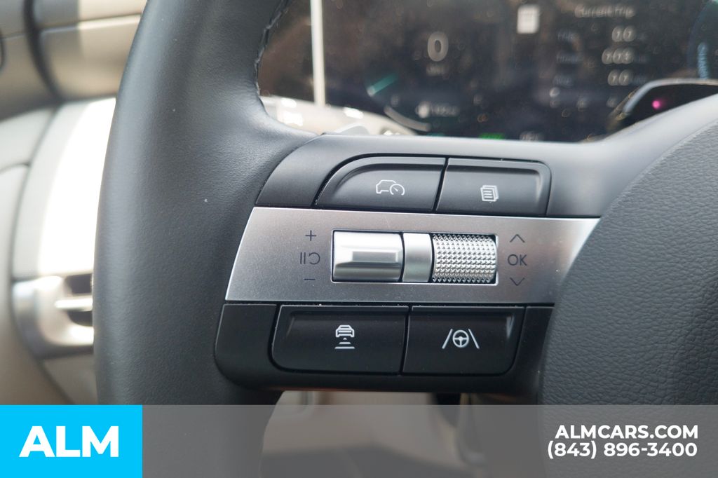 Used 2025 Deep Sea Hyundai Limited image 32