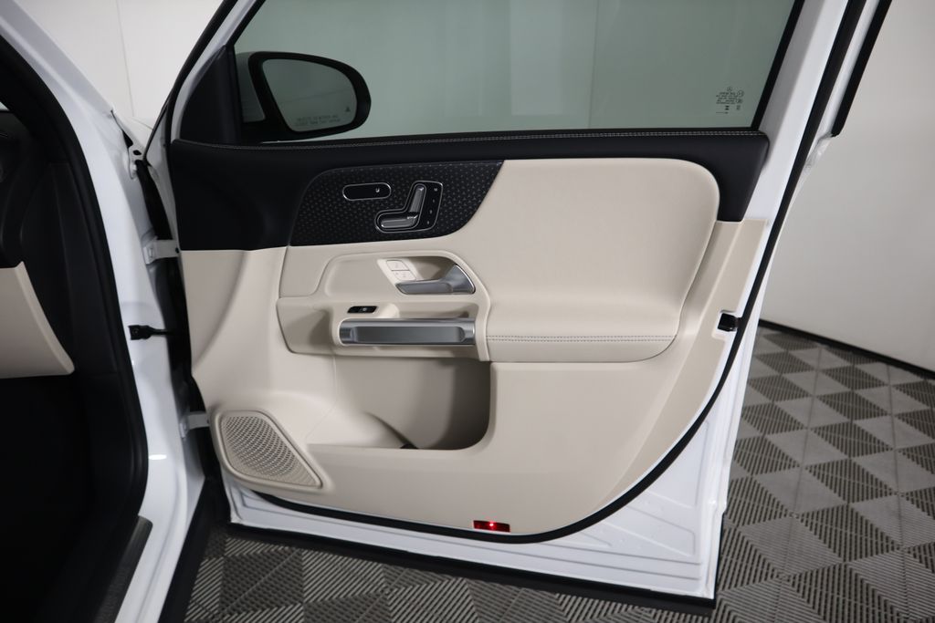 Thumbnail: 2025 Mercedes-Benz GLB - 25