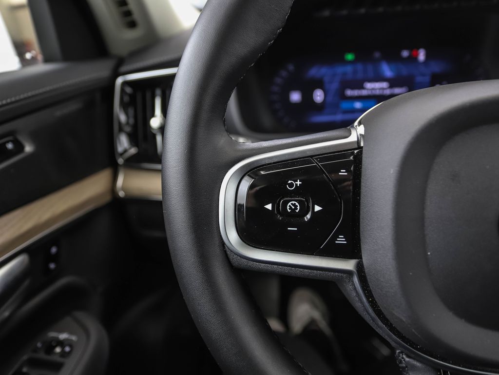 Thumbnail: 2026 Volvo XC90 - 12