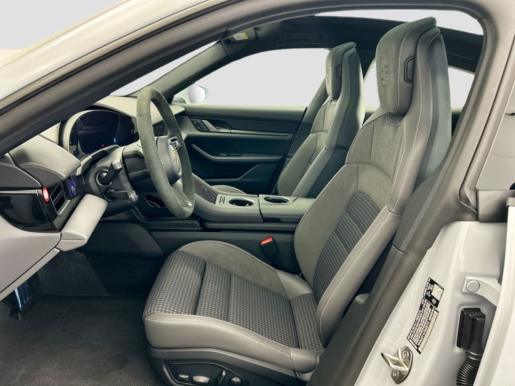 Thumbnail: 2026 Porsche Taycan - 5