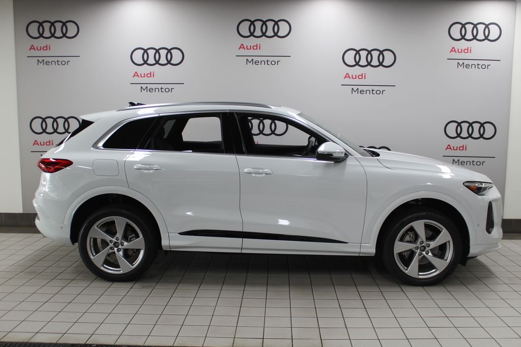 Thumbnail: 2025 Audi Q5 - 7