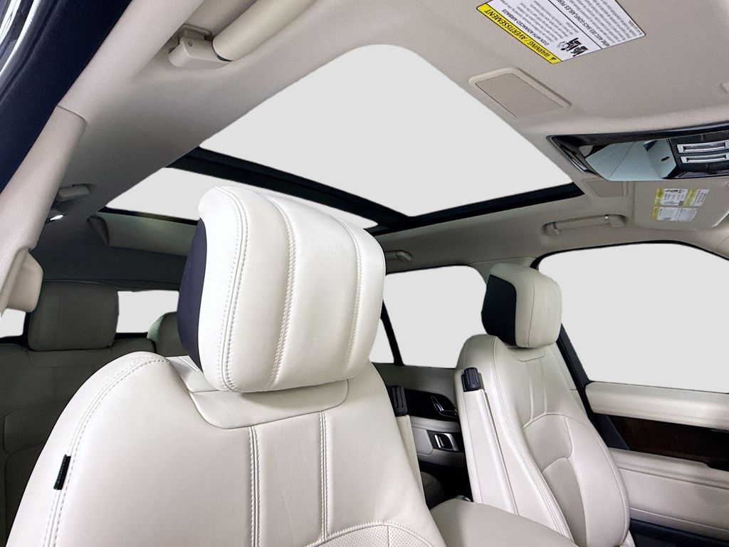 Thumbnail: 2020 Land Rover Range Rover - 19