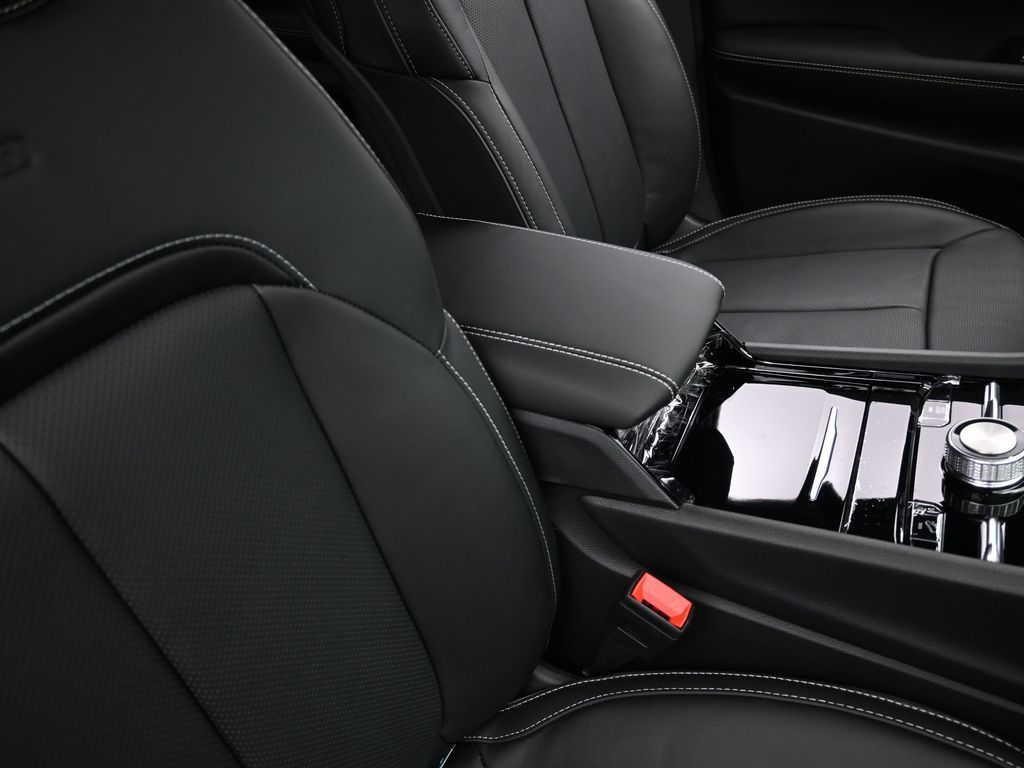 Used 2024 Silver Zynith Jeep Overland image 39