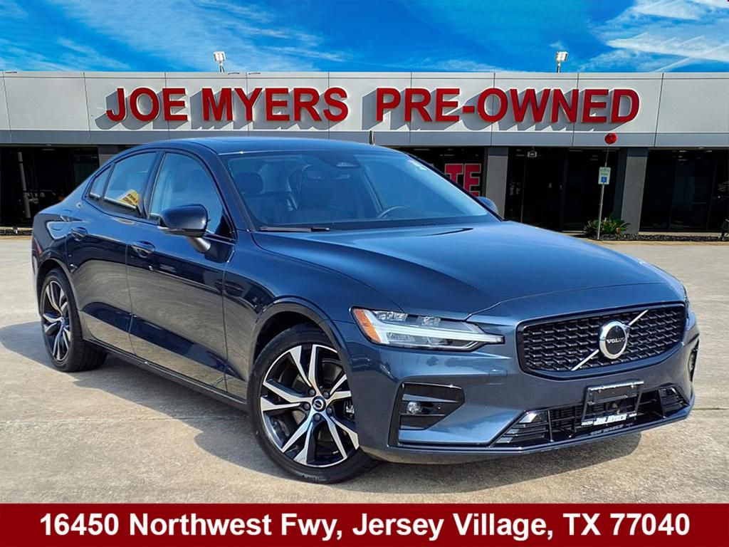 2024 Volvo S60 B5 Core Dark Theme - 0