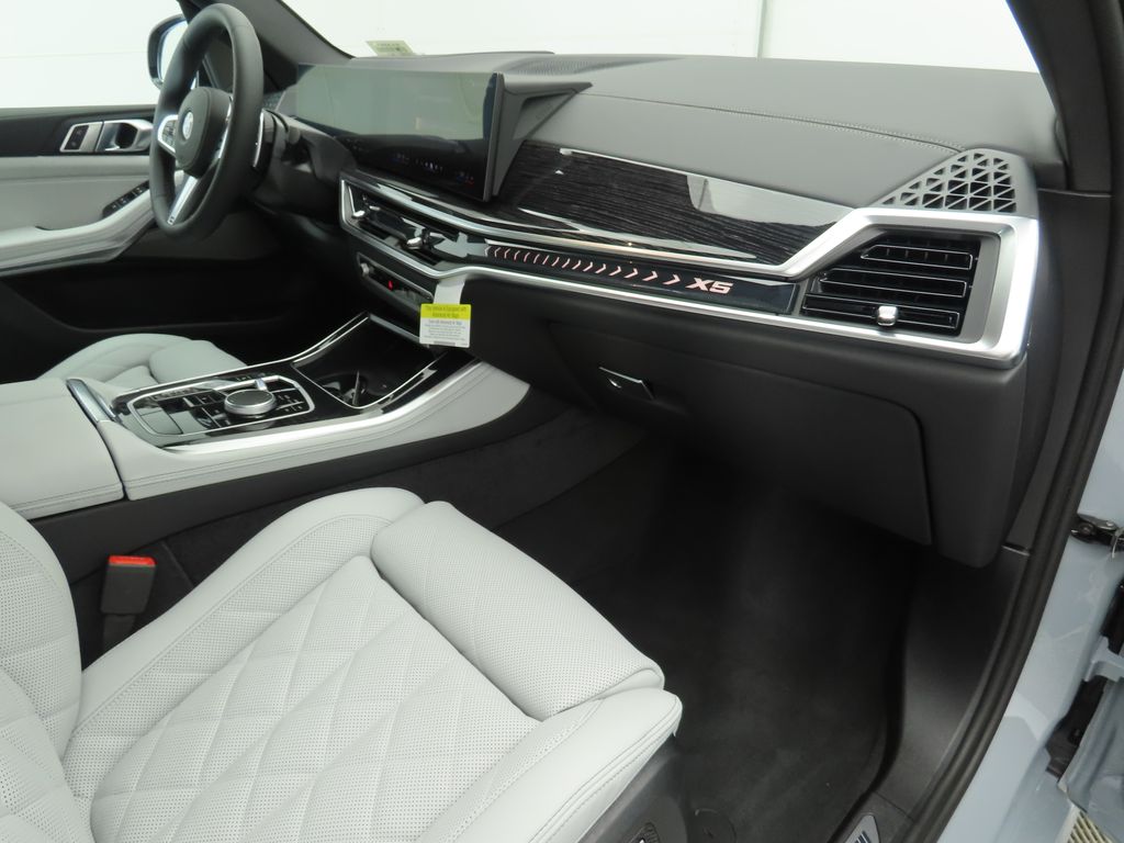 Thumbnail: 2026 BMW X5 - 18