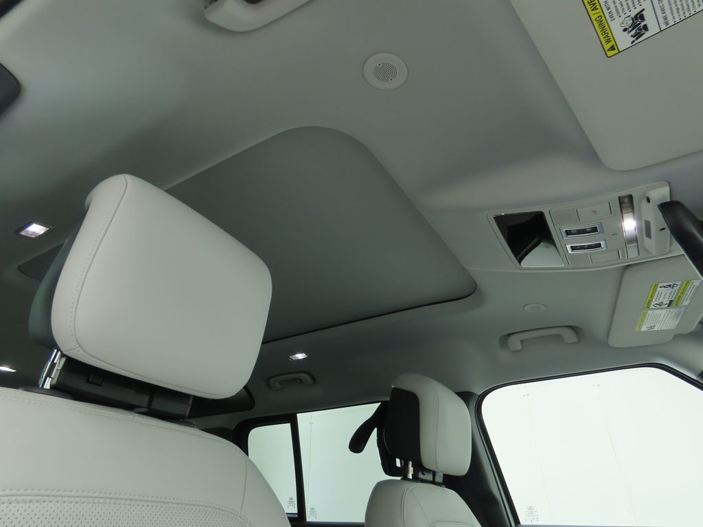 Thumbnail: 2025 Land Rover Defender - 20