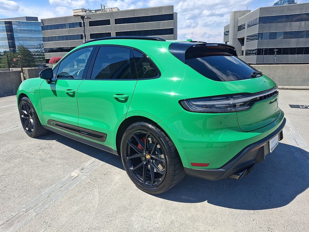 Thumbnail: 2024 Porsche Macan - 3
