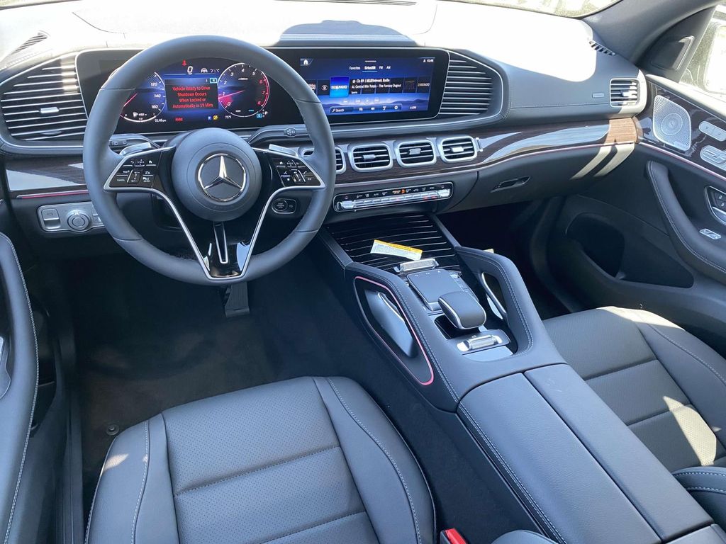 2025 Mercedes-Benz GLS 450 4MATIC 14