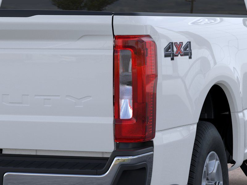 New 2026 Oxford White Ford XLT image 21