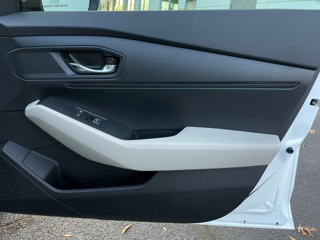 2025 Honda Accord LX 26