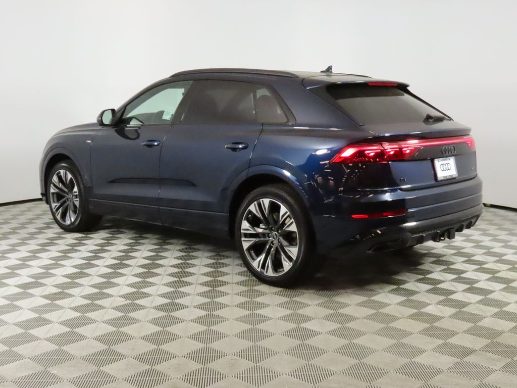 Thumbnail: 2026 Audi Q8 - 3