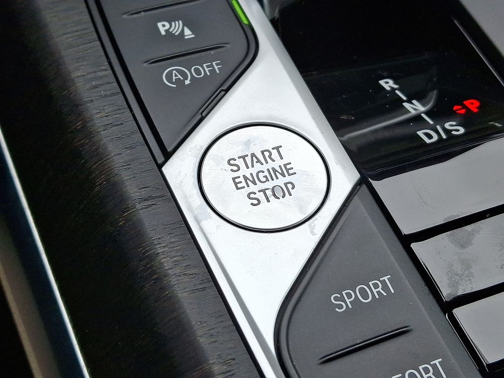 Thumbnail: 2024 BMW 3 Series - 25