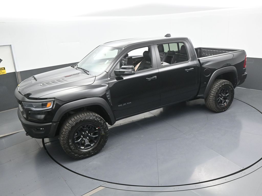 New 2026 Diamond Black Crystal Pearlcoat Ram RHO image 45