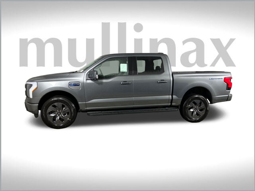 2025 Ford F-150 Lightning photo 8