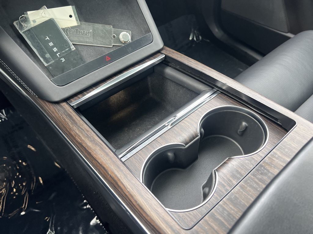 Used 2023  Tesla Standard Range image 7