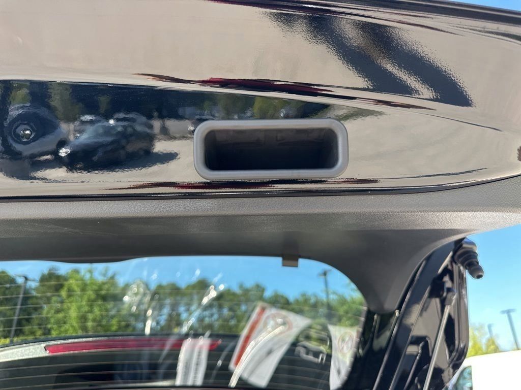 2025 Super Black Nissan Kicks SR FWD SUV