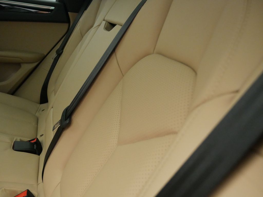 Thumbnail: 2026 Porsche Macan - 22