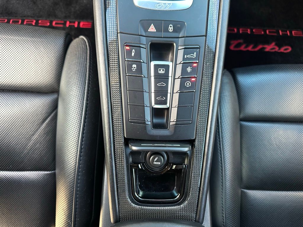 Thumbnail: 2017 Porsche 911 - 25