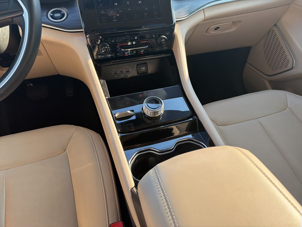 Thumbnail: 2021 Jeep Grand Cherokee L - 16