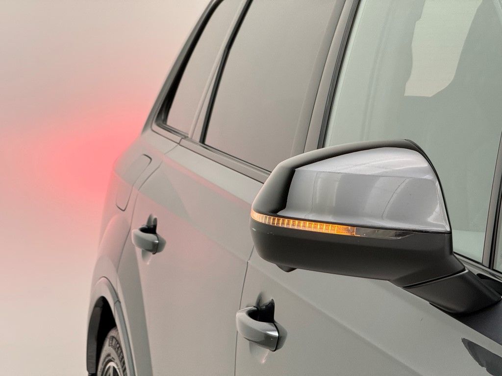 Thumbnail: 2021 Audi SQ7 - 4