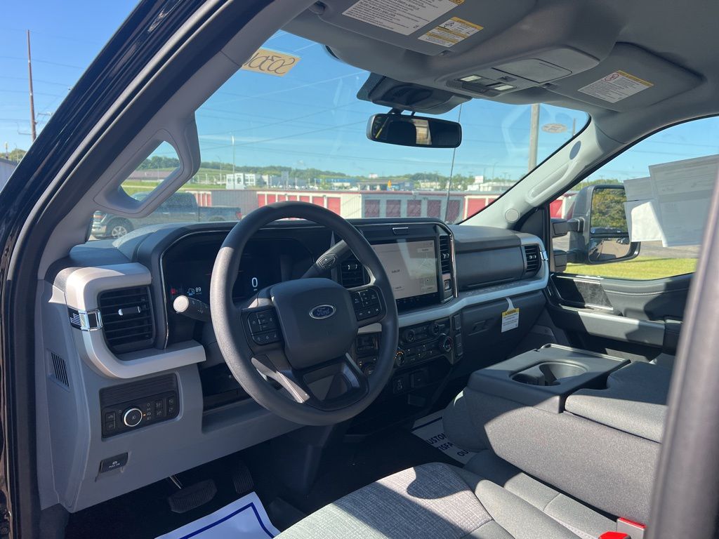 2025 Ford F-350SD