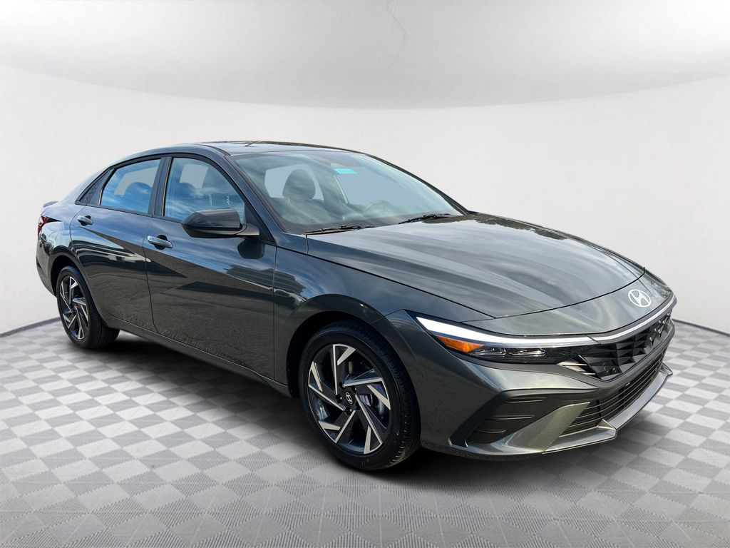 2025 Hyundai Elantra SEL Sport - 2