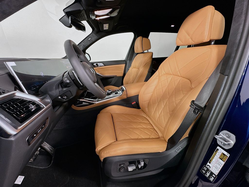 Thumbnail: 2026 BMW X7 - 16