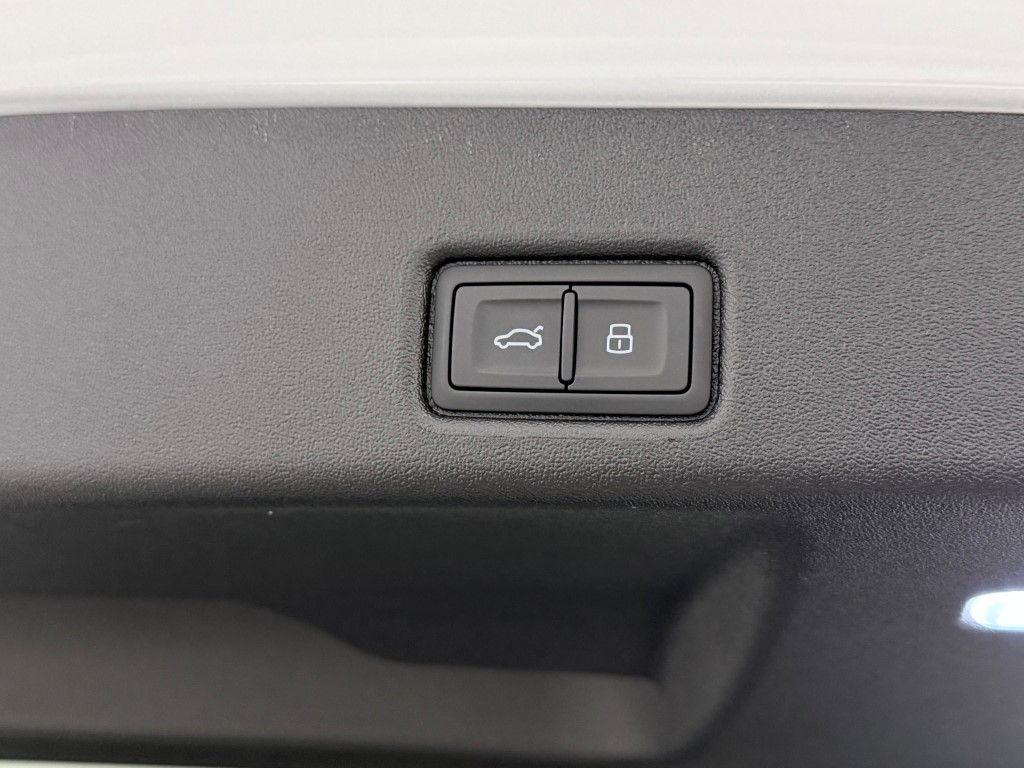 Thumbnail: 2025 Audi Q5 - 21