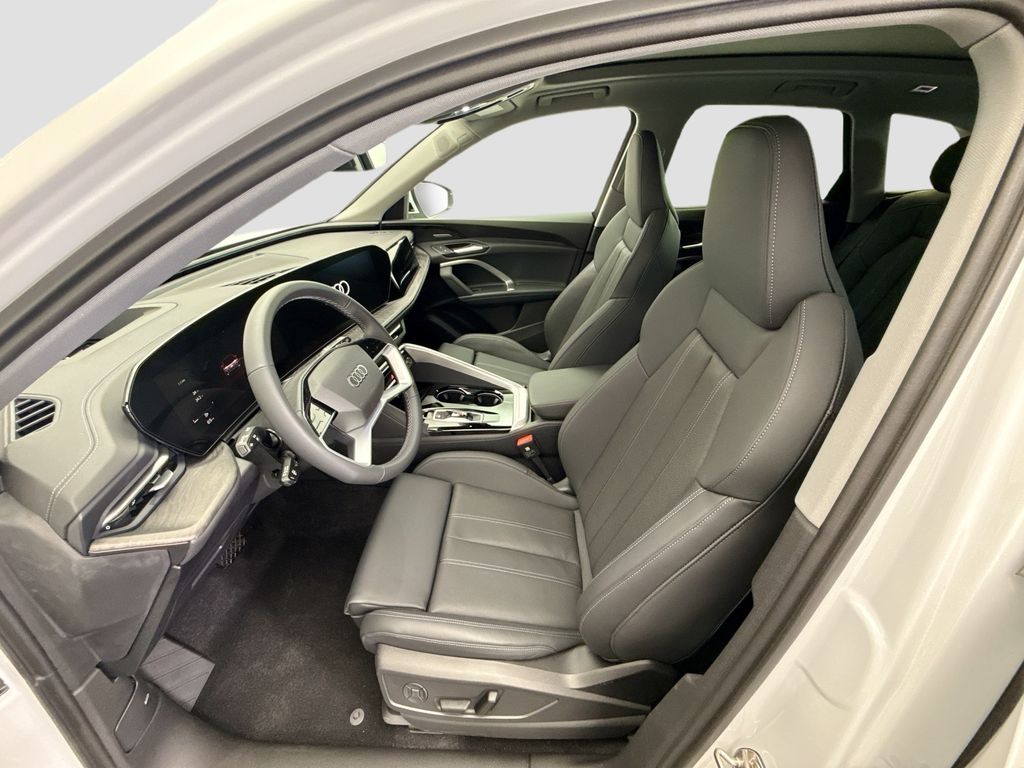 Thumbnail: 2025 Audi Q5 - 18