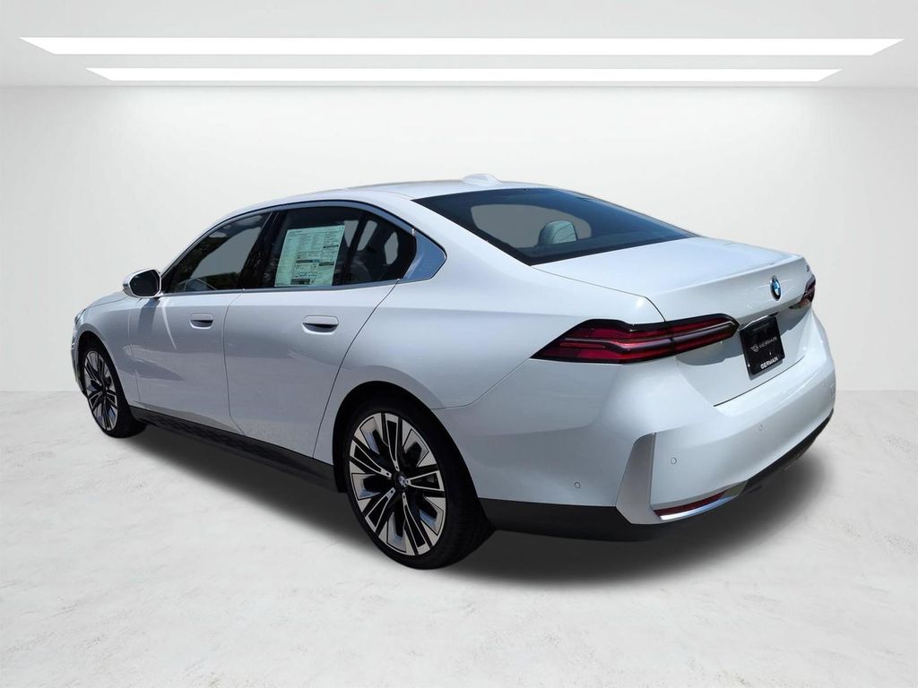 New 2027 White BMW 530i image 6