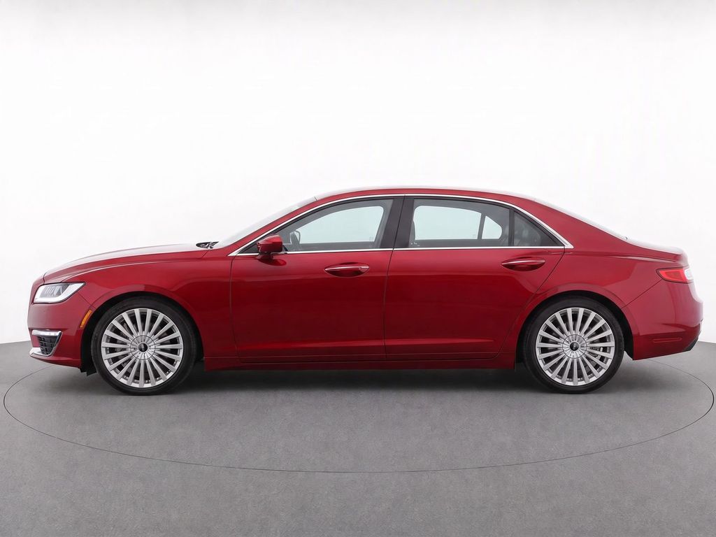 Used 2017 Ruby Red Metallic Lincoln Reserve image 7