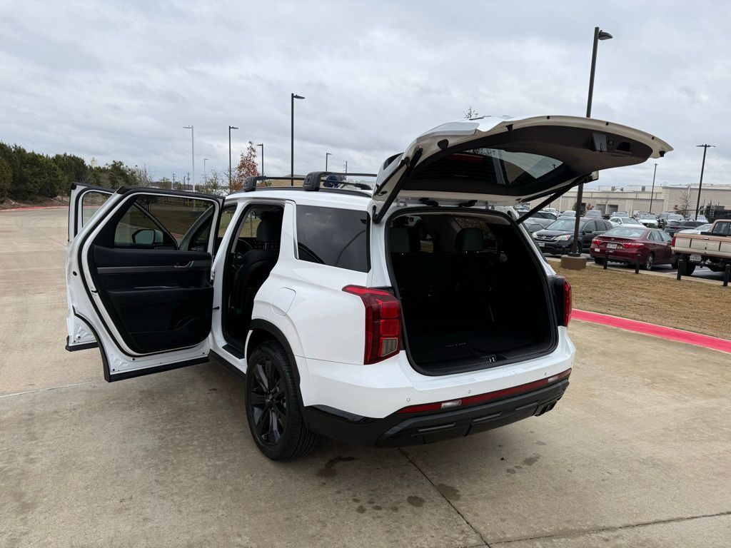 Thumbnail: 2023 Hyundai Palisade - 25