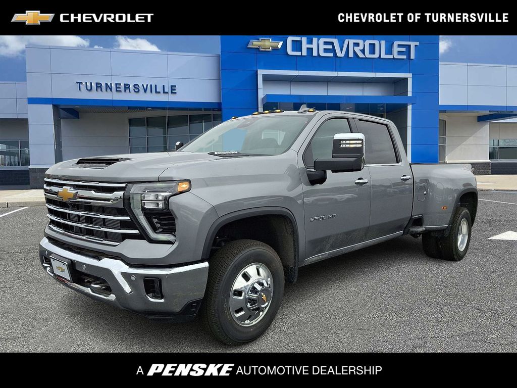 Thumbnail: 2026 Chevrolet Silverado 3500 - 1