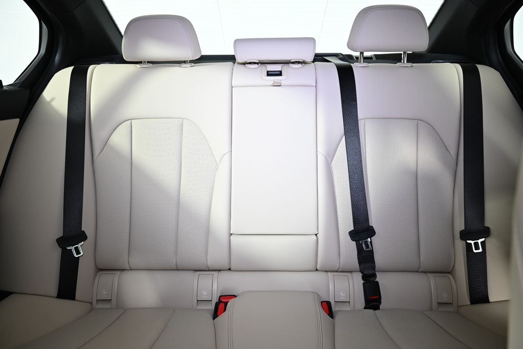 Thumbnail: 2026 BMW 3 Series - 25