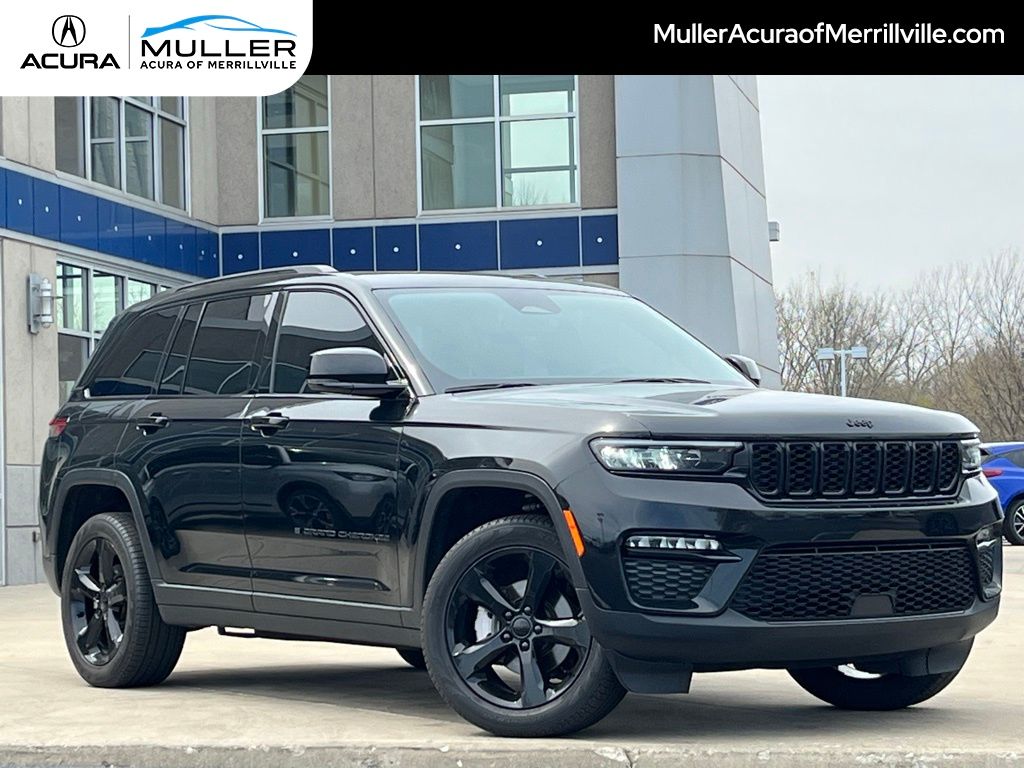 Diamond Black Crystal Pearlcoat 2024 Jeep Grand Cherokee Limited 4WD SUV / Crossover Four-Wheel Drive 8-Speed Automatic