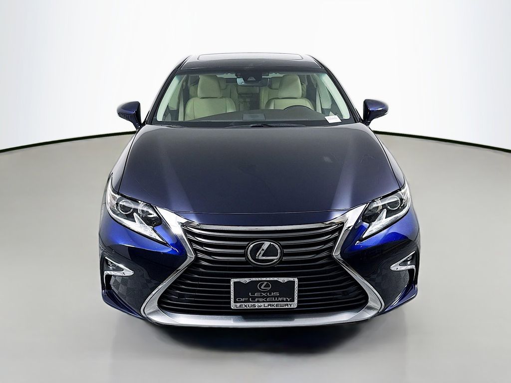 Thumbnail: 2018 Lexus ES - 2