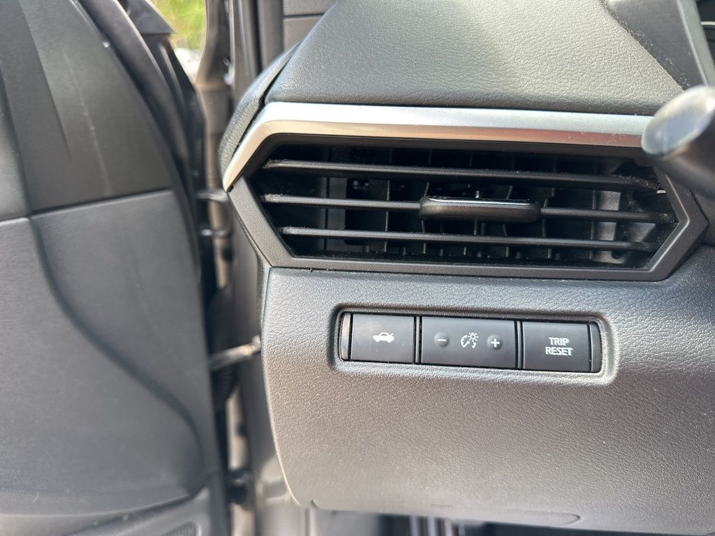 2021 Gun Metallic Nissan Altima 2.5 SV FWD Sedan