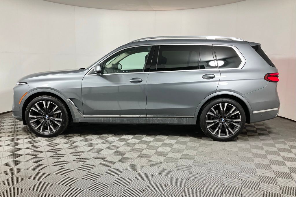 2025 BMW X7 xDrive40i 2