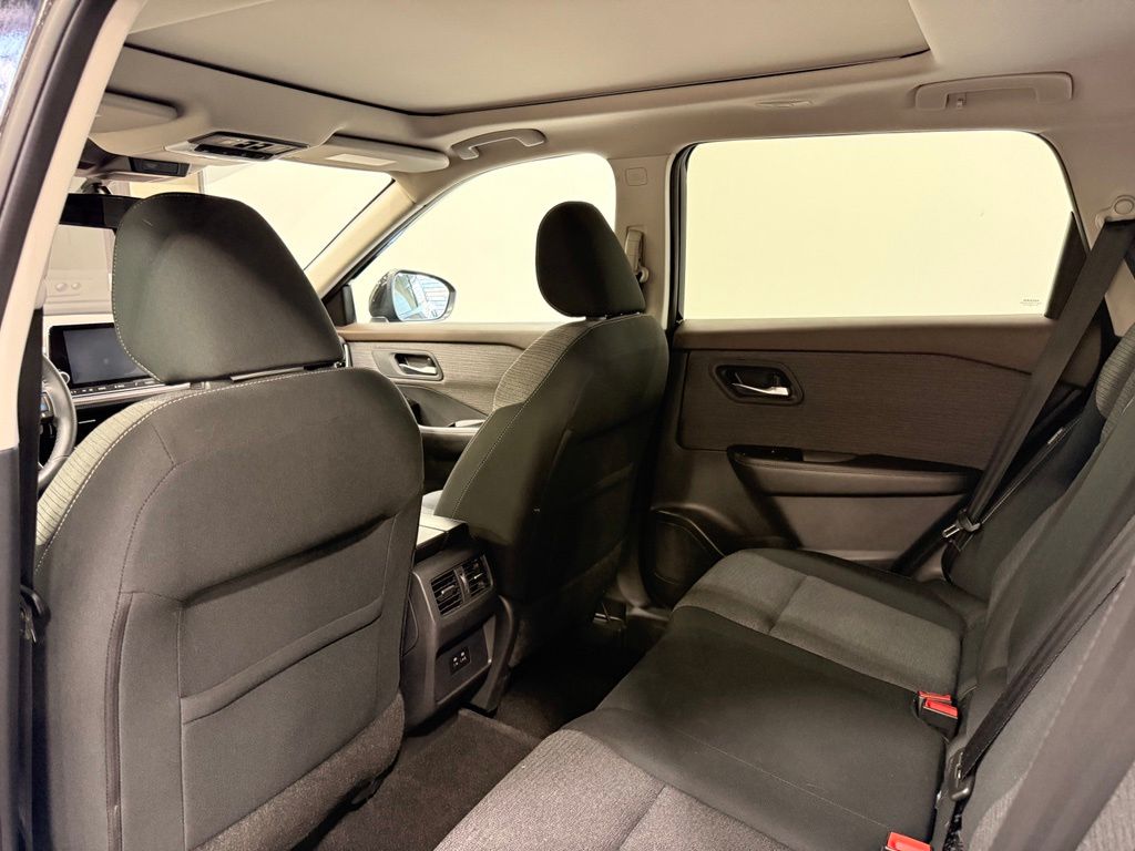 Thumbnail: 2021 Nissan Rogue - 21