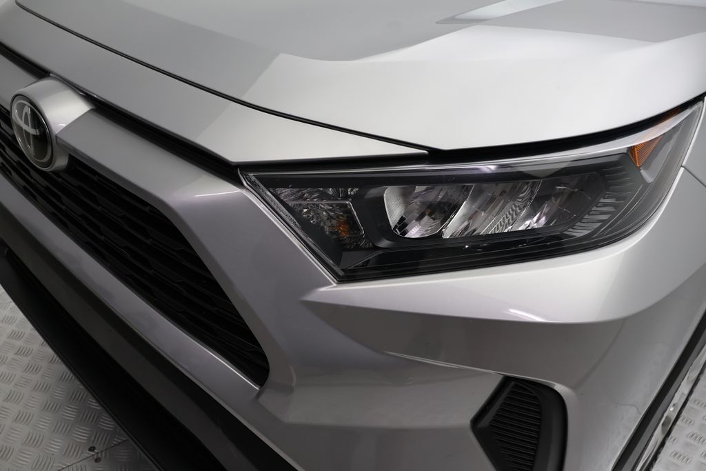 Thumbnail: 2022 Toyota RAV4 - 3