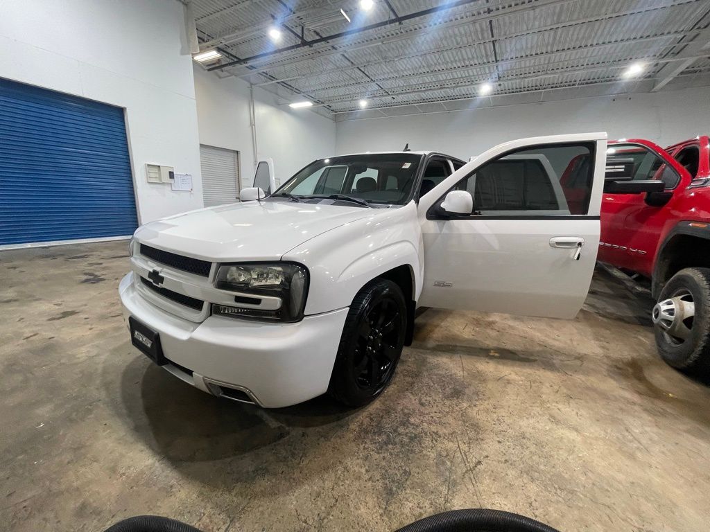 View vehicle photo 7