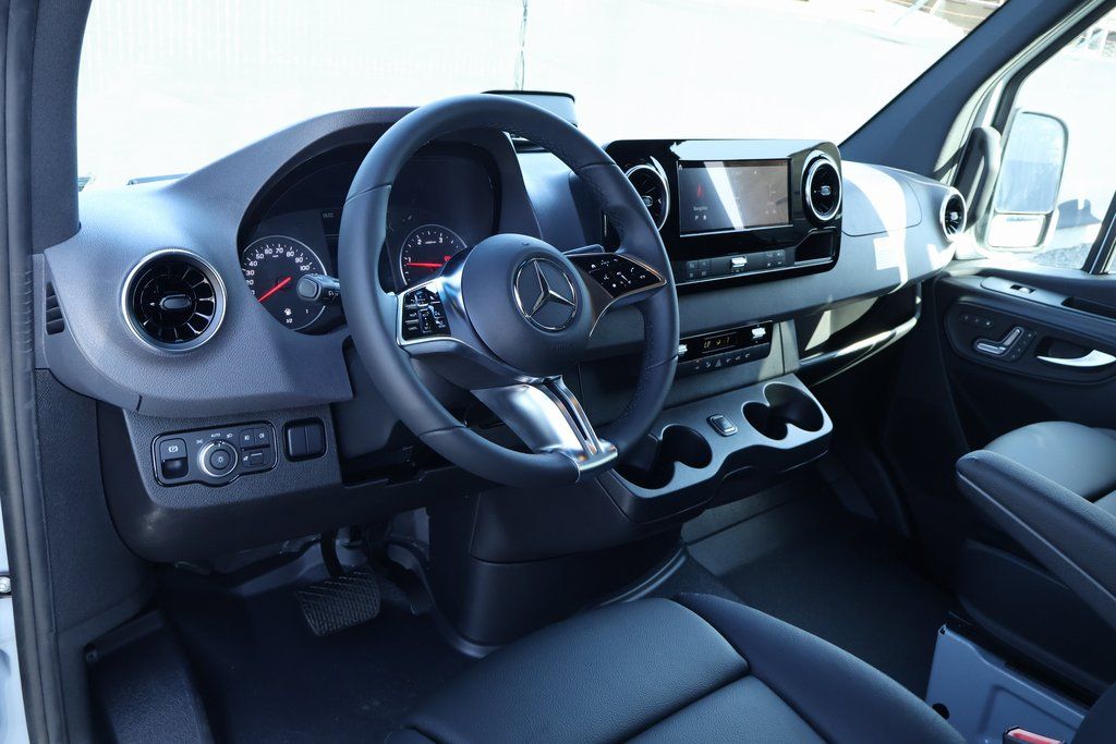 Thumbnail: 2026 Mercedes-Benz Sprinter - 3