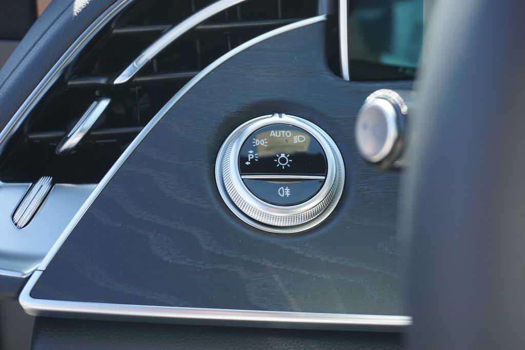 2025 Mercedes-Benz E-Class E 450 28